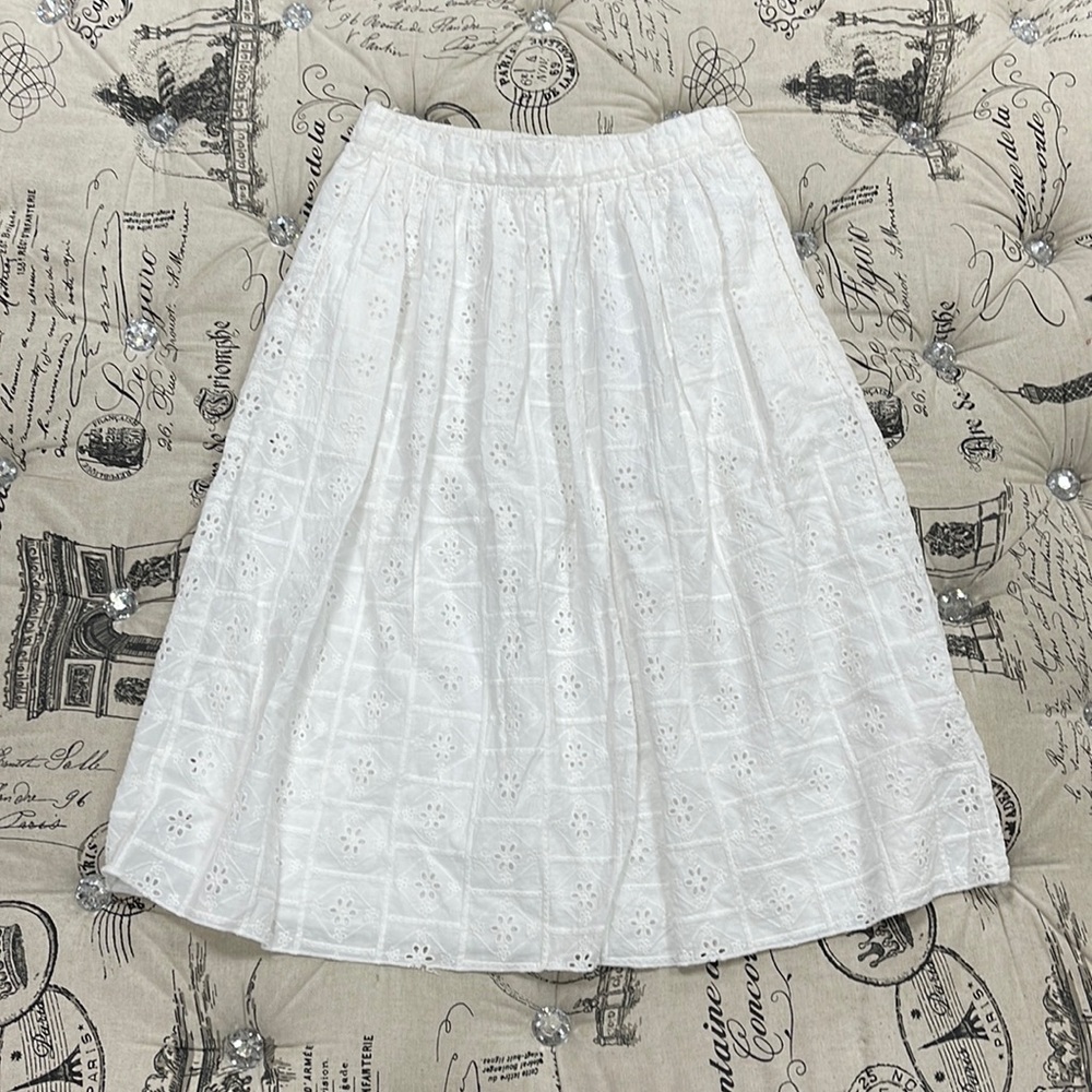 Trafaluc white skirt used